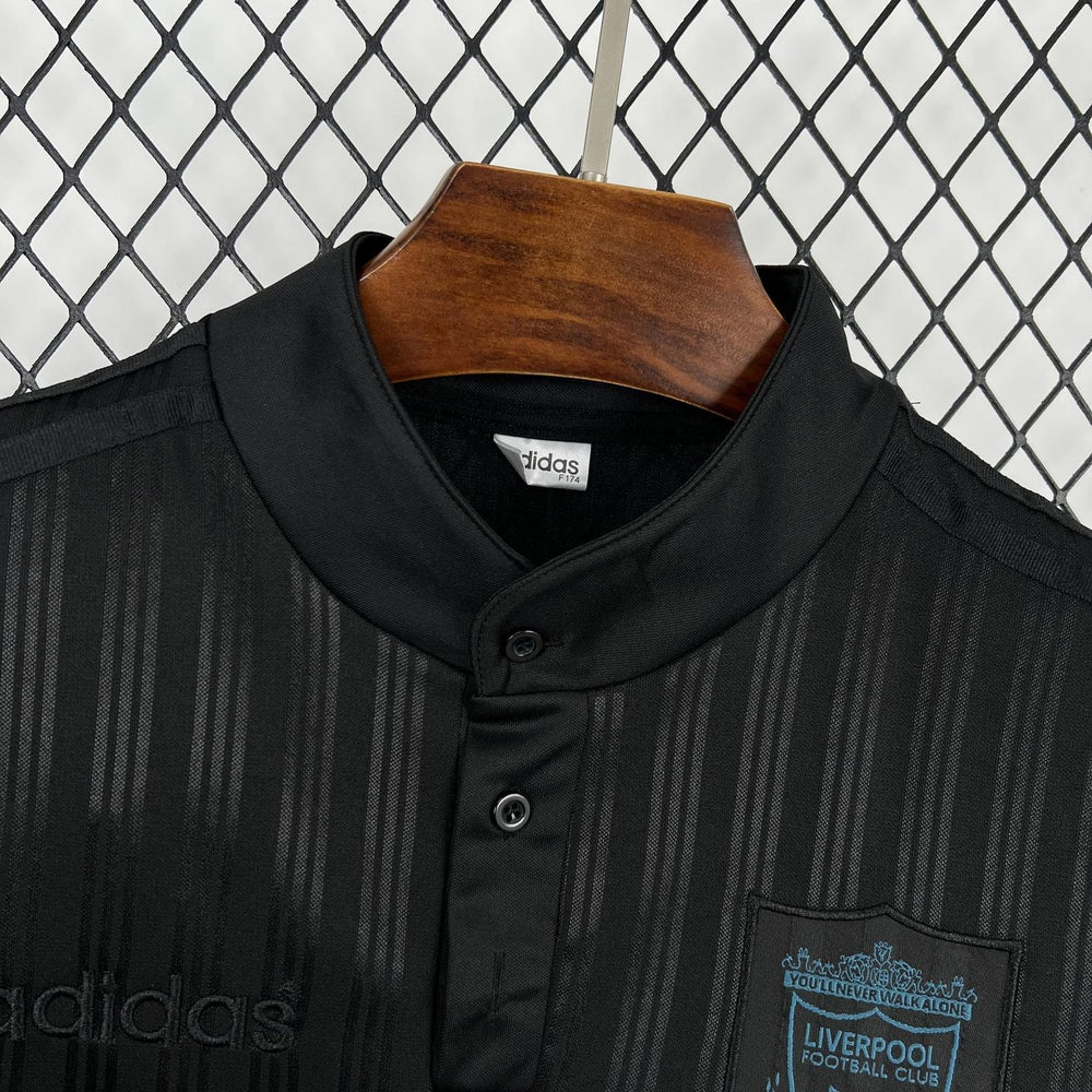Retro Liverpool 1995-96 Black Jersey