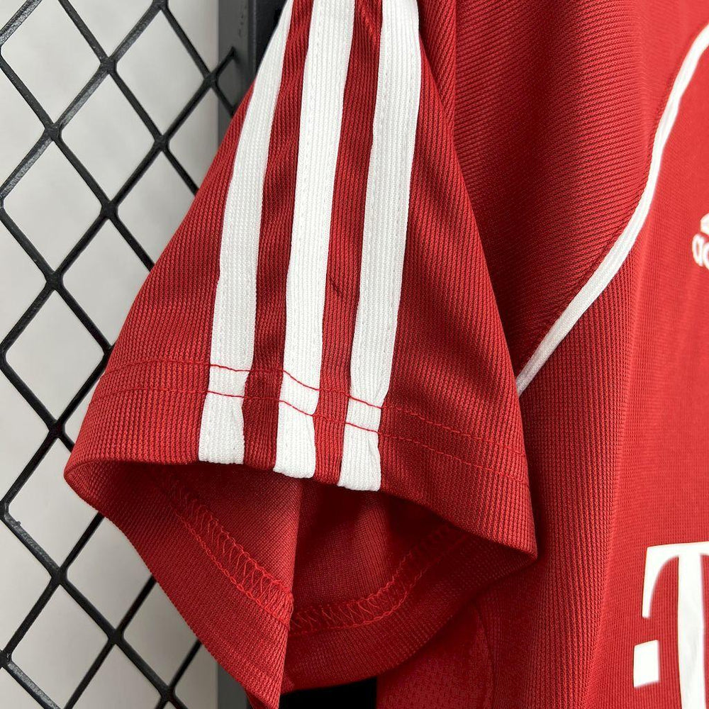 Bayern Munich 2005-06 Home Retro Jersey