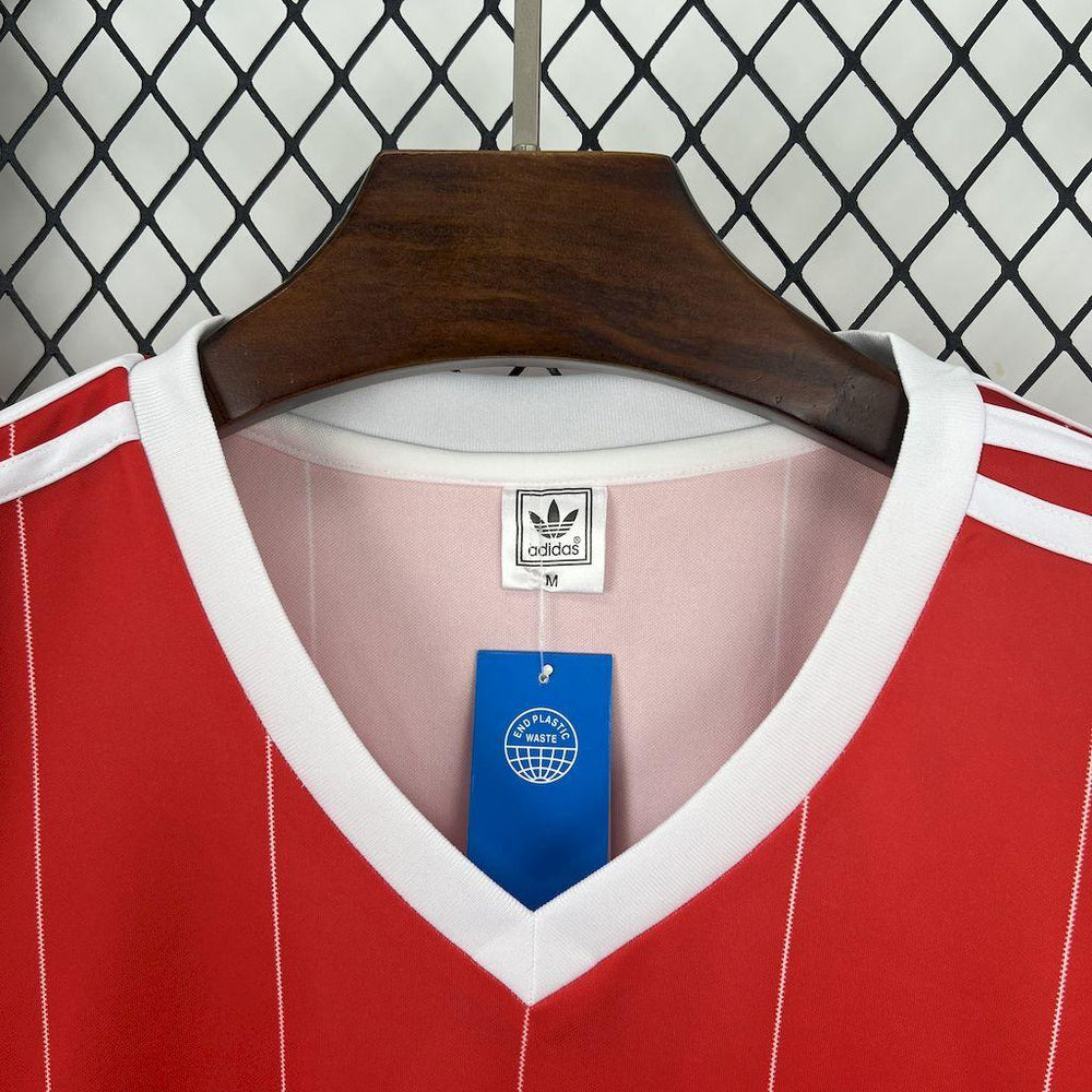 Hamburger SV 1983-84 Away Retro Jersey