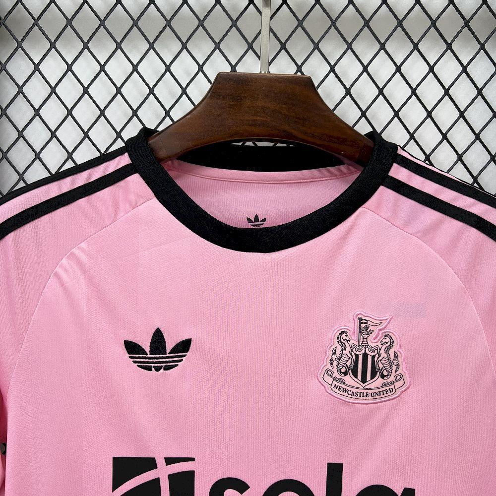 Mens Newcastle United 2025-26 Goalkeeper Jersey