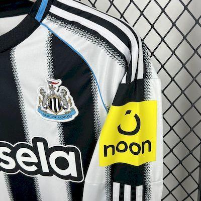 Newcastle United 2025-26 Home Long Sleeves Jersey