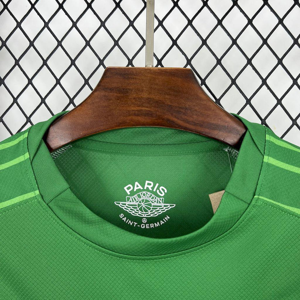 Paris Saint-Germain 2025-26 Green goalkeeper Long Sleeves Jersey