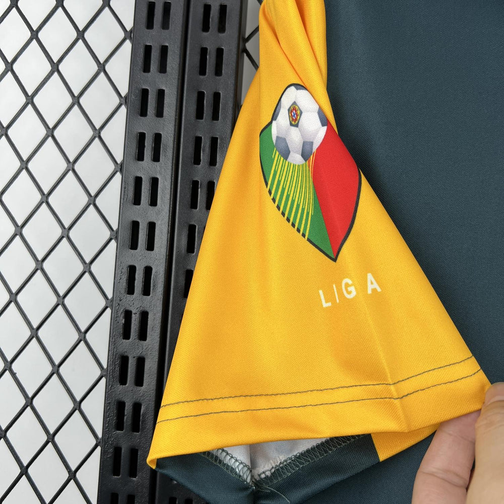 Retro Sporting CP 2002-03 Away Jersey